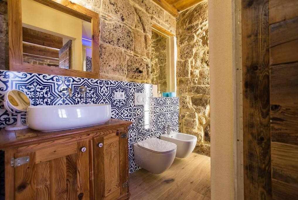 Grand Suite Gioberti Elegante Nel Cuore Di Alghero Esterno foto